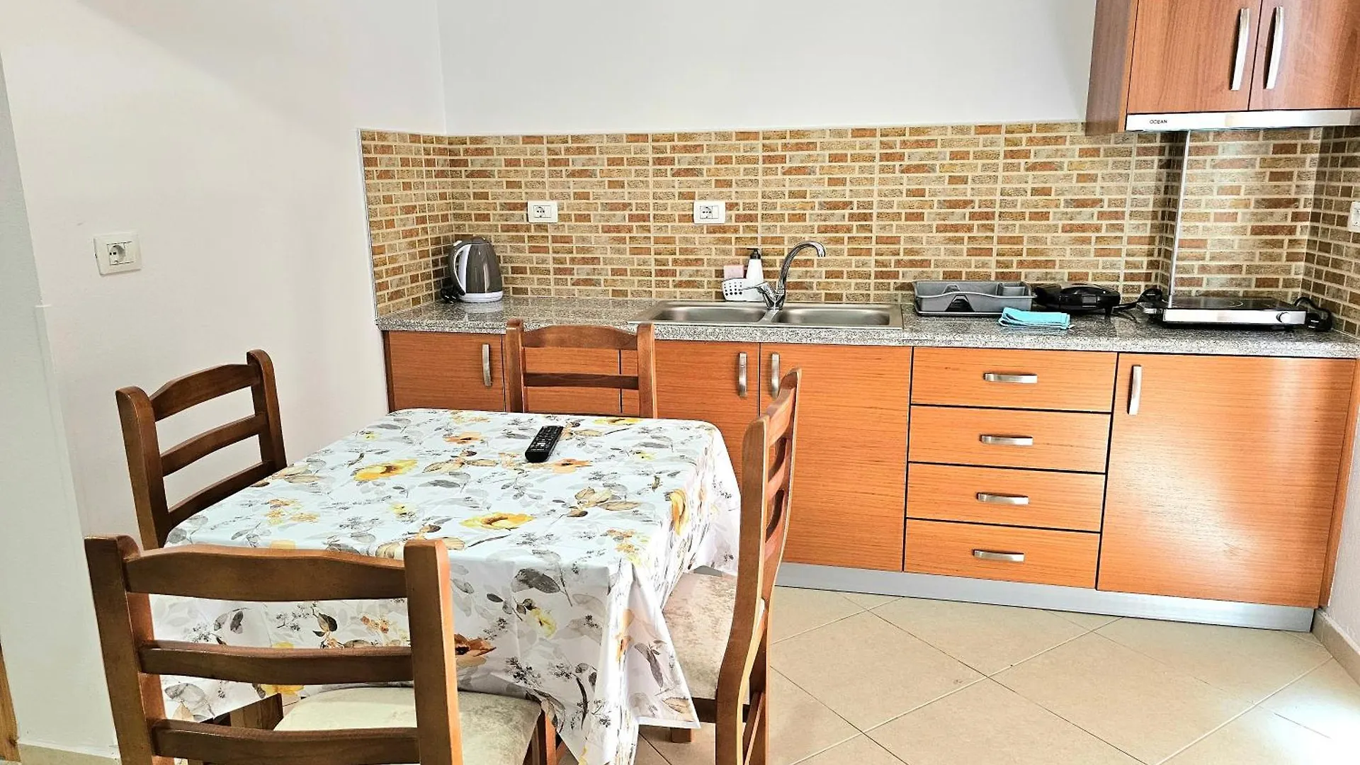 Center Apartments 사밀 알바니아